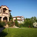 Луксозна вила Momino Avren